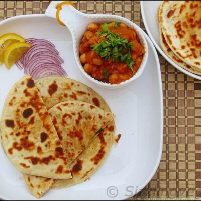 Stuffed Kulcha [Panner/Veg/Onion] (MER)